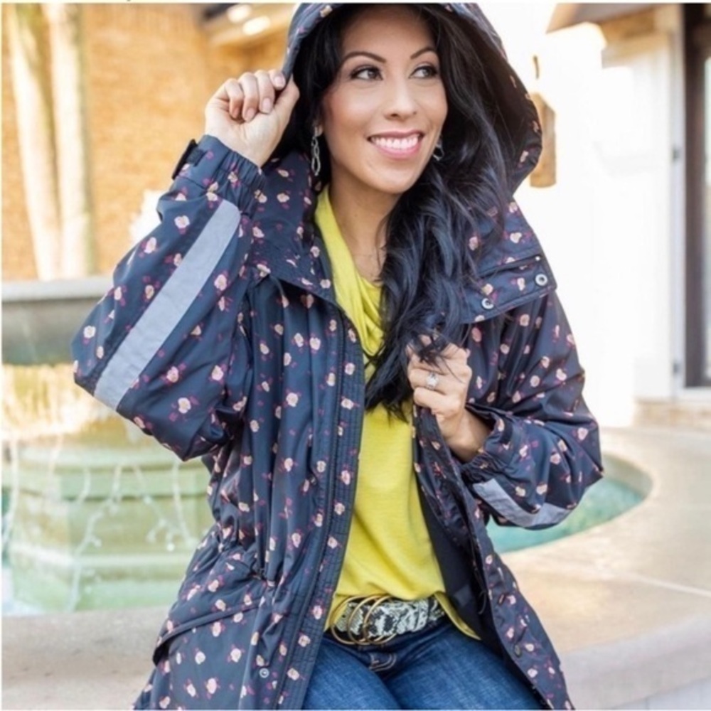 Cabi Rainy Day Fleece Lined Floral Rain Jacket-M